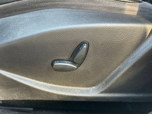 Used 2012 Ford Focus Titanium FWD image 17