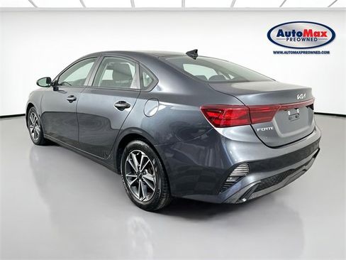 Used 2023 Kia Forte LXS image 8