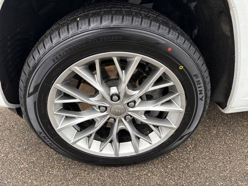 Used 2022 Jeep Grand Cherokee Summit w/ Luxury Tech Group V image 47