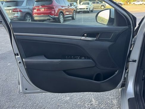 Used 2020 Hyundai Elantra SEL w/ Cargo Package (C1) image 16