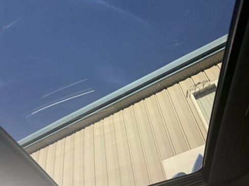 Used 2017 Jeep Grand Cherokee Altitude image 24