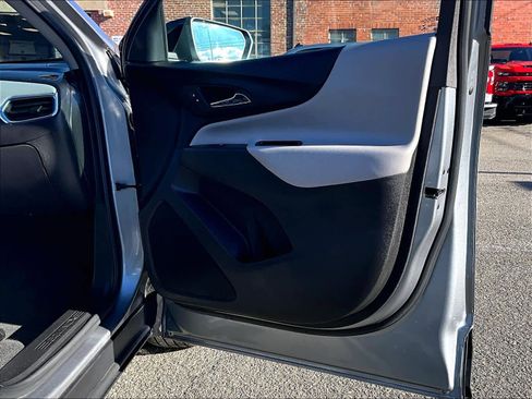Used 2023 Chevrolet Equinox LS w/ LS Convenience Package image 12