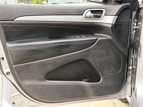 Used 2021 Jeep Grand Cherokee Laredo X image 20