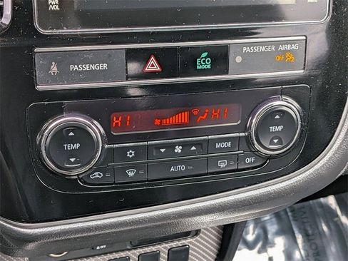 Used 2019 Mitsubishi Outlander SEL image 22