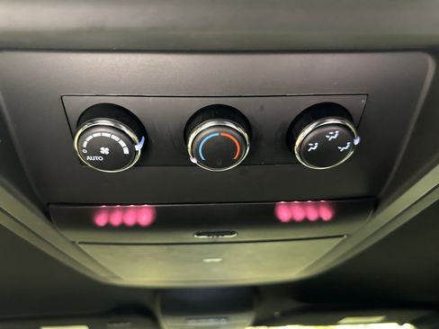 Used 2015 Dodge Grand Caravan R/T w/ Driver Convenience Group FWD image 34