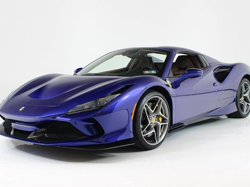Certified 2023 Ferrari F8 Tributo RWD image 3