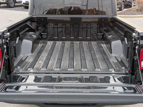 Certified 2023 Jeep Gladiator Sport image 30