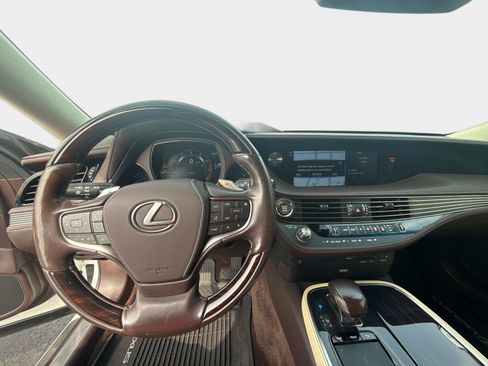 Used 2018 Lexus LS 500 w/ Luxury Package image 30