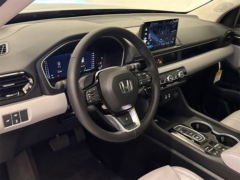 New 2025 Honda Pilot Elite image 21