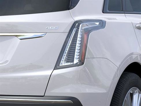 New 2026 Cadillac XT5 Sportv image 11