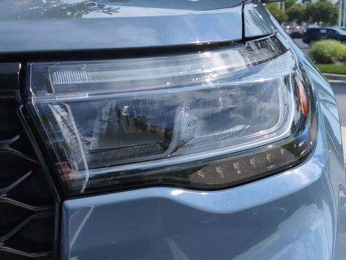 Used 2025 Ford Explorer ST AWD/4WD image 6