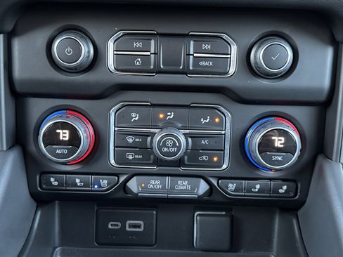 Used 2024 Chevrolet Tahoe Premier image 83