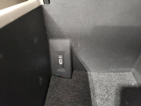 Used 2022 Volkswagen Atlas SE image 25