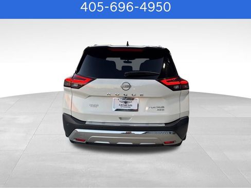 Used 2022 Nissan Rogue Platinum w/ Head-Up Display Package image 8