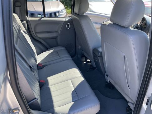 Used 2005 Jeep Liberty Limited AWD/4WD image 30