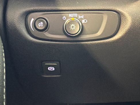 Certified 2025 Chevrolet Blazer LT image 38