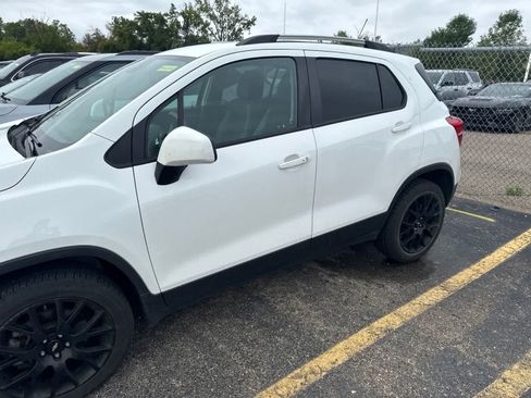 Used 2021 Chevrolet Trax LT w/ Sport Edition AWD/4WD image 19