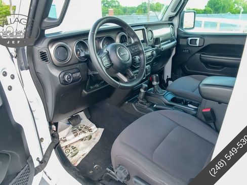 Used 2022 Jeep Gladiator Sport AWD/4WD image 14