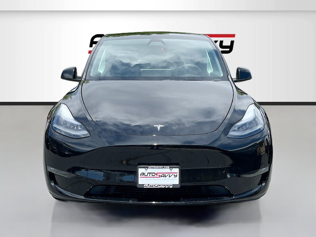 Used 2024 Tesla Model Y Long Range AWD/4WD image 2