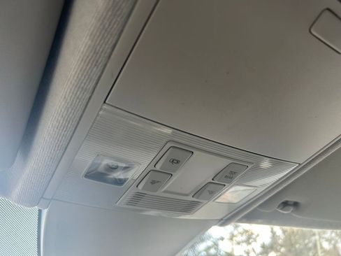 Certified 2023 Volkswagen Tiguan SE image 57