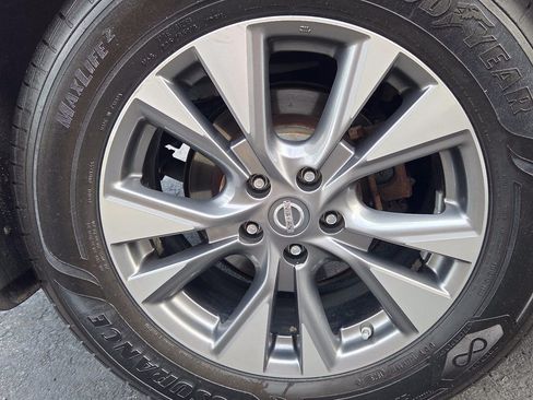 Used 2018 Nissan Murano SV AWD/4WD image 40