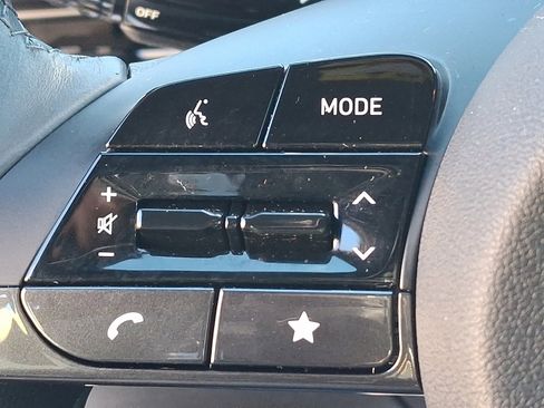 Certified 2025 Hyundai Elantra Sport image 21