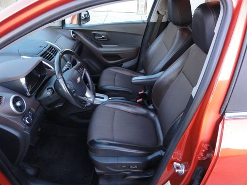 Used 2015 Chevrolet Trax LT w/ LT Plus Package AWD/4WD image 30