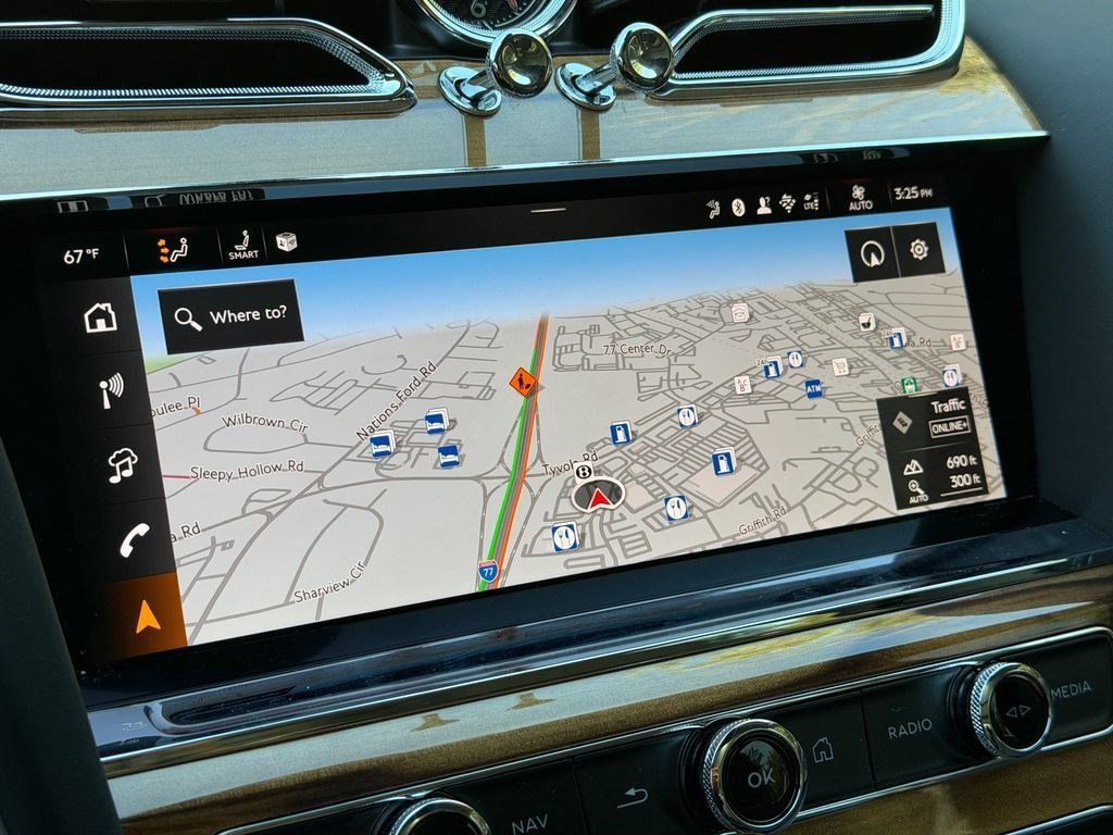 Certified 2025 Bentley Bentayga AWD/4WD image 24