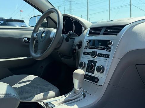Used 2011 Chevrolet Malibu LS FWD image 16
