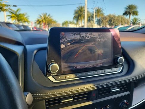 Certified 2023 Nissan Rogue SV image 23