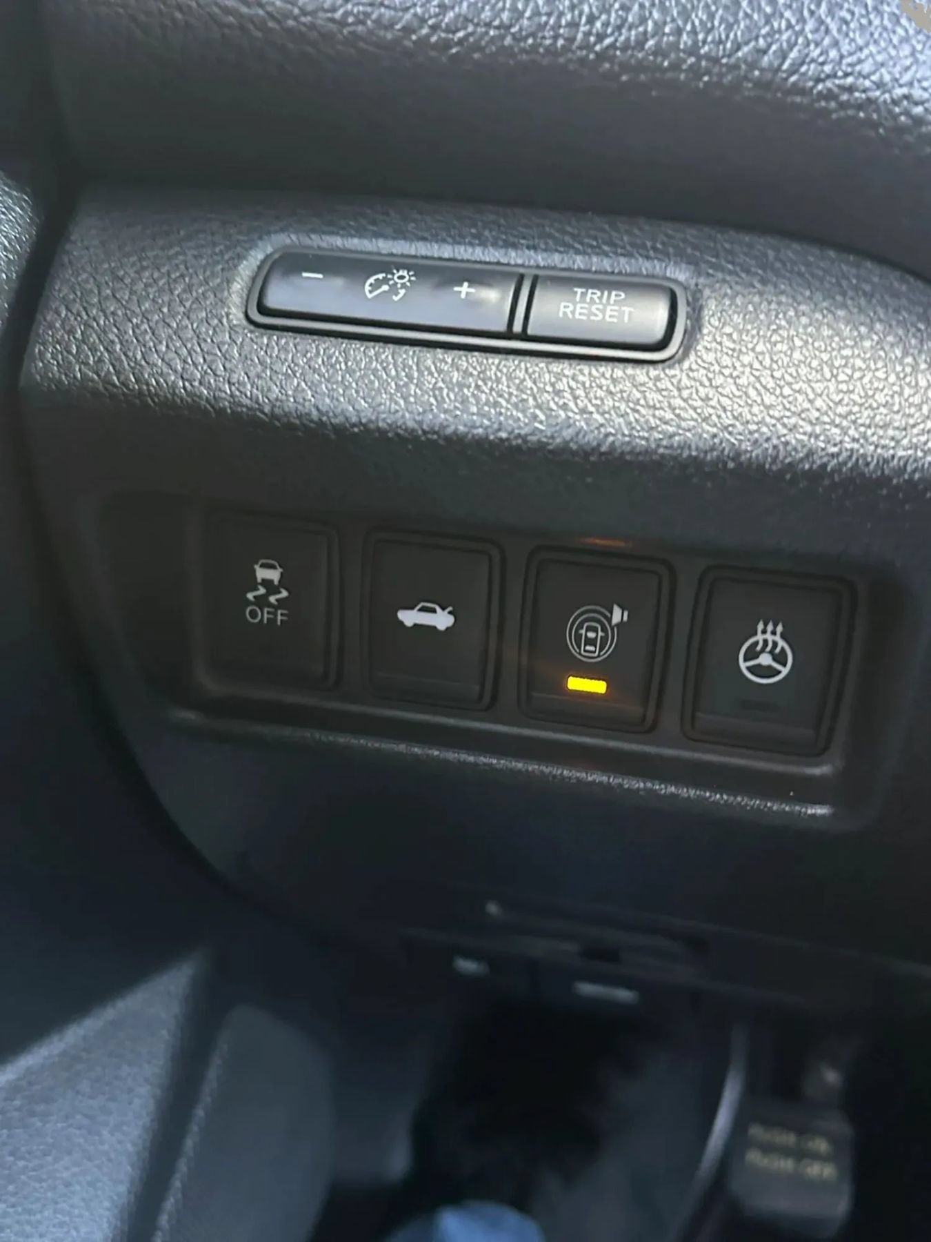 Used 2013 Nissan Altima 2.5 SL w/ Technology Pkg FWD image 16