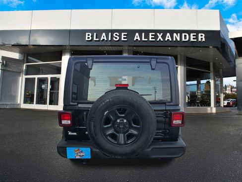 Used 2023 Jeep Wrangler Sport image 6