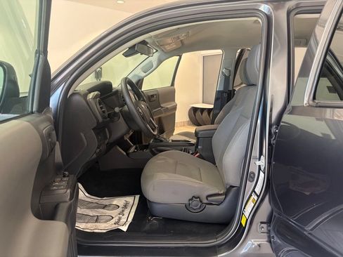 Used 2023 Toyota Tacoma SR AWD/4WD image 16