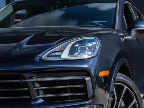 Certified 2023 Porsche Cayenne Platinum Edition AWD/4WD image 17