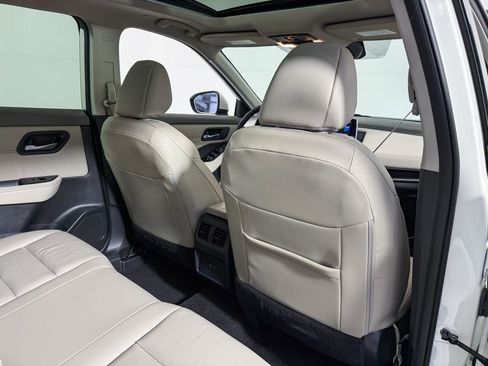 Certified 2023 Nissan Rogue SL FWD image 45