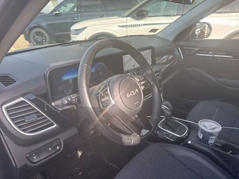 Used 2024 Kia Seltos S AWD/4WD image 13