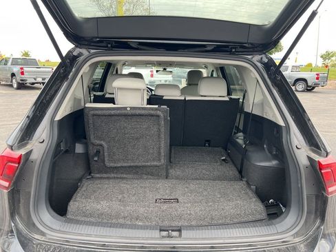 Used 2021 Volkswagen Tiguan SE image 7