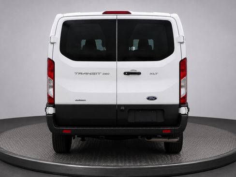 Used 2023 Ford Transit 350 XLT RWD image 3