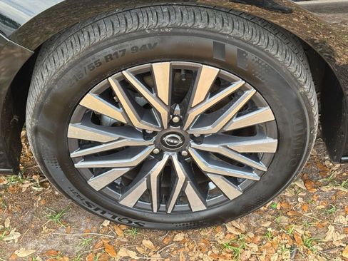 Used 2025 Nissan Altima 2.5 SV FWD image 31