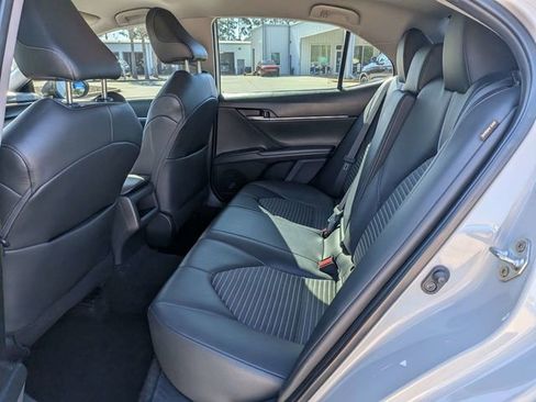 Used 2023 Toyota Camry SE FWD image 11