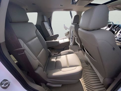 Used 2019 GMC Yukon SLT w/ Premium Edition AWD/4WD image 24