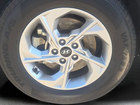 Used 2022 Hyundai Tucson SE image 19