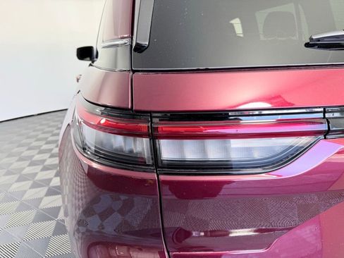 Used 2025 Jeep Grand Cherokee Laredo X image 28