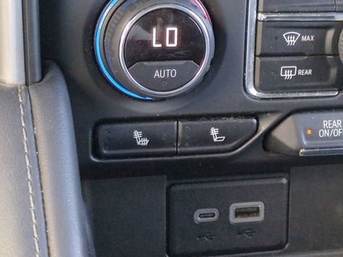 Certified 2024 Chevrolet Suburban LT image 28