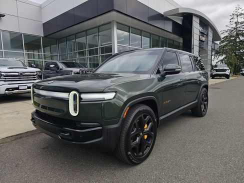 Used 2025 Rivian R1S Premium Dual AWD/4WD image 4