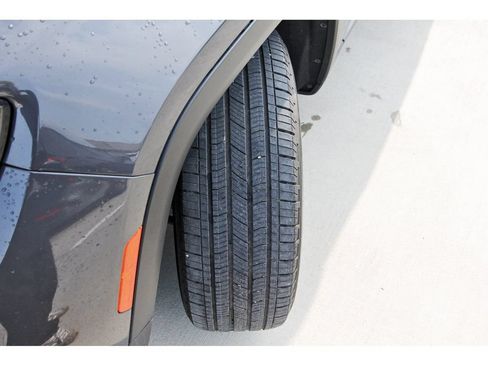 Used 2025 Jeep Grand Cherokee Altitude RWD image 30