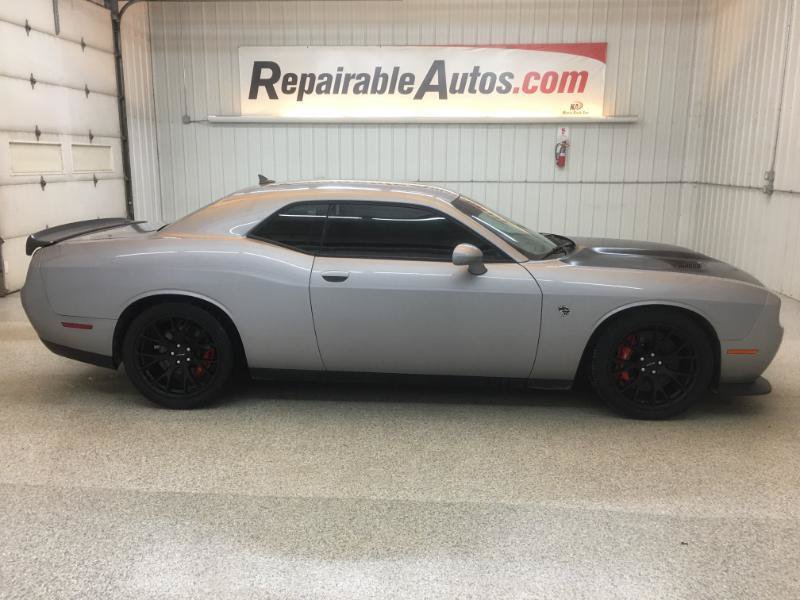 Used 2016 Dodge Challenger SRT Hellcat RWD image 6