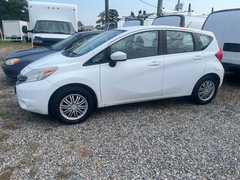 Used 2016 Nissan Versa Note SV FWD image 1