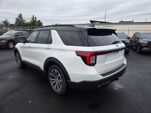 New 2026 Ford Explorer ST-Line image 7