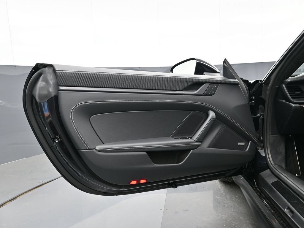 Used 2026 Porsche 911 GT3 RWD image 8